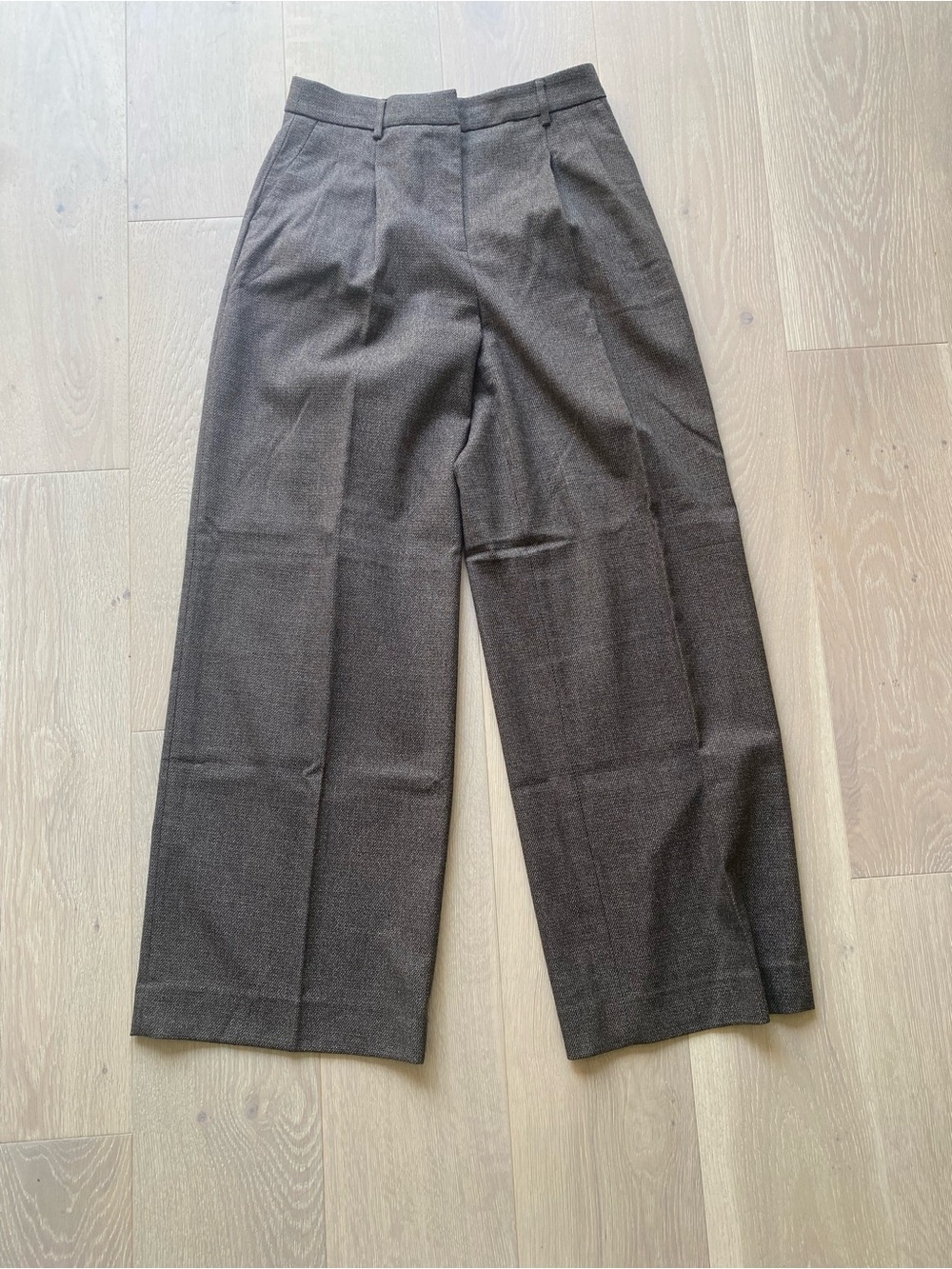 RW&CO. Wide-Leg Dress Pants in Brown